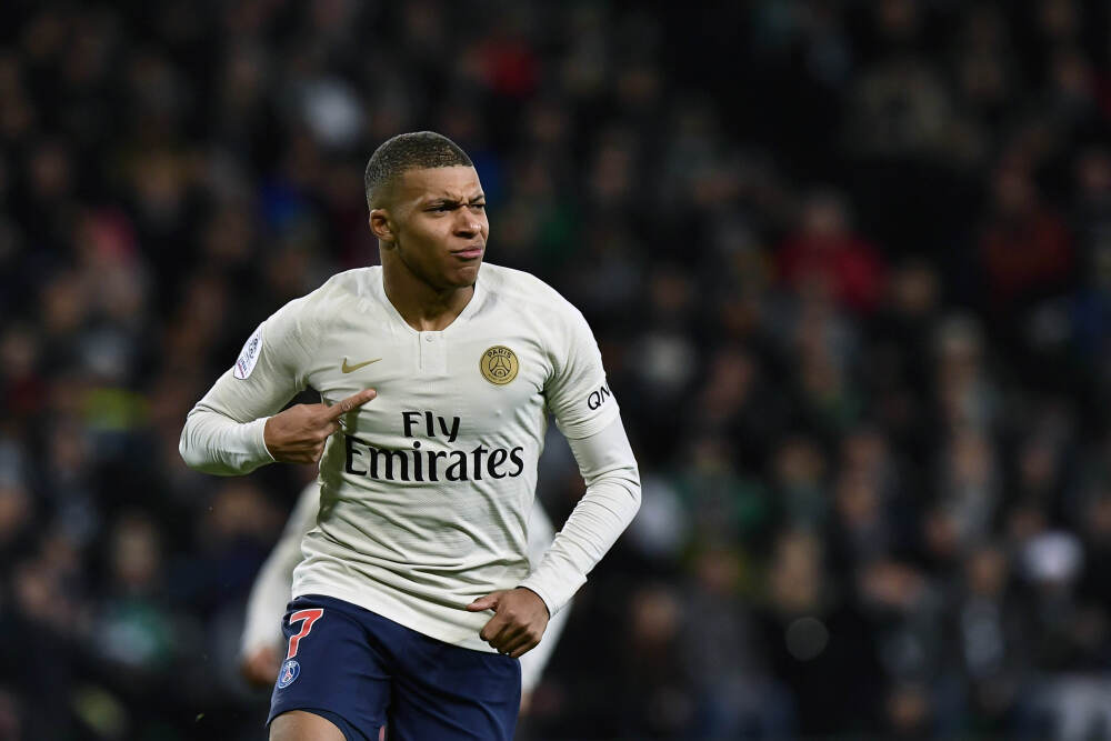 记者：罗马只考虑租借拉斯帕多里至6月30日，不含强制买断条款